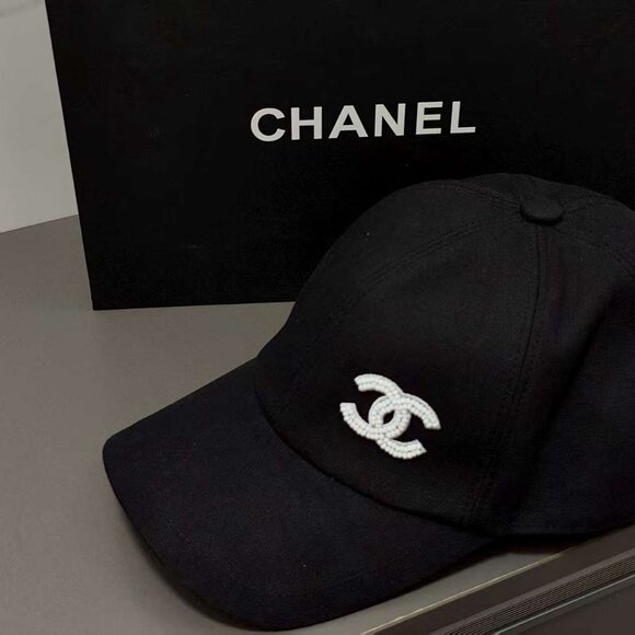 Chanel Women’s Black Cap - Picture 1 of 4